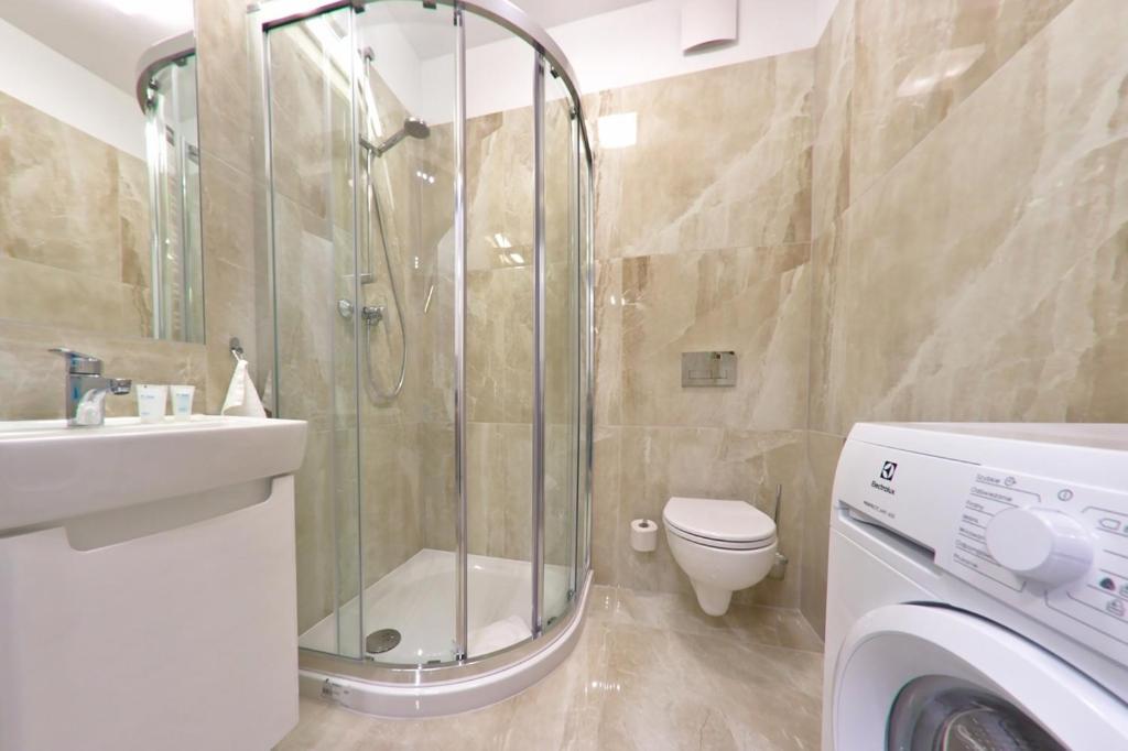 Apartament Majgraj Sasiedztwo Parku Zdrojowego シフィノウイシチェ エクステリア 写真